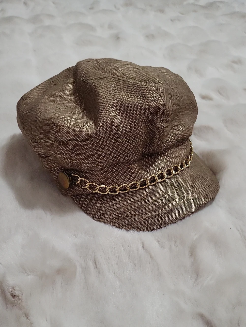 Bebe News Boy Metalic Gold Woven Fabric Hat With Gold Link Chain